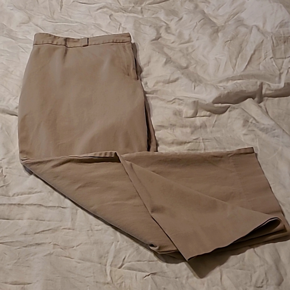 Sz 14 woman khaki capris
